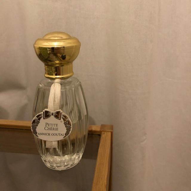 annic goutal プチシェリー