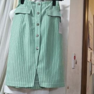 セシルマクビー(CECIL McBEE)の最終値下げ品。新品 セシルマクビー スカート(ひざ丈スカート)