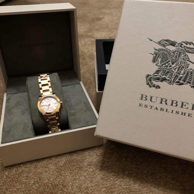 BURBERRY(バーバリー)の【kenjin0428様】Burberry 腕時計★値下げ中 再値下げ中 レディースのファッション小物(腕時計)の商品写真