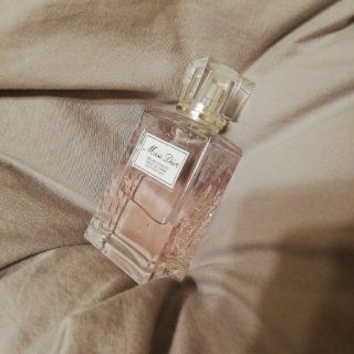 ディオール(Dior)のMiss Dior SILKY BODY MIST (香水(女性用))