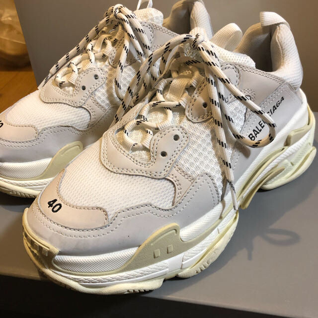 バレンシアガ トリプルS BALENCIAGA triples