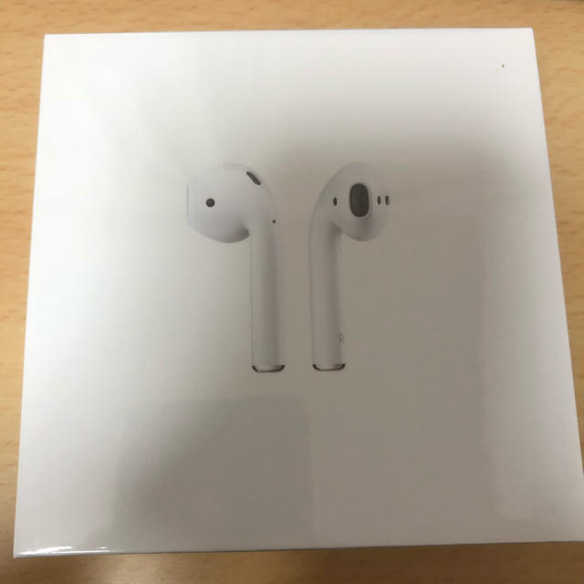 【新品未開封】Apple AirPods MMEF2J/Aヘッドフォン/イヤフォン