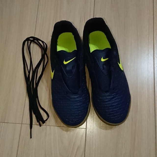 NIKE(ナイキ)のジュニア フットサル用シューズ NIKE マジスタX スポーツ/アウトドアのサッカー/フットサル(シューズ)の商品写真