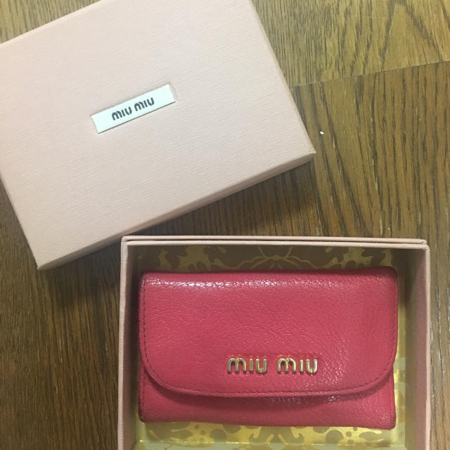 miumiu(ミュウミュウ)のmiumiu キーケース レディースのファッション小物(キーケース)の商品写真