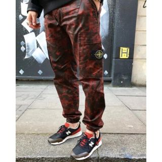 ストーンアイランド(STONE ISLAND)のSTONE ISLAND OVD CARGO PANTS W30 カーゴパンツ(ワークパンツ/カーゴパンツ)