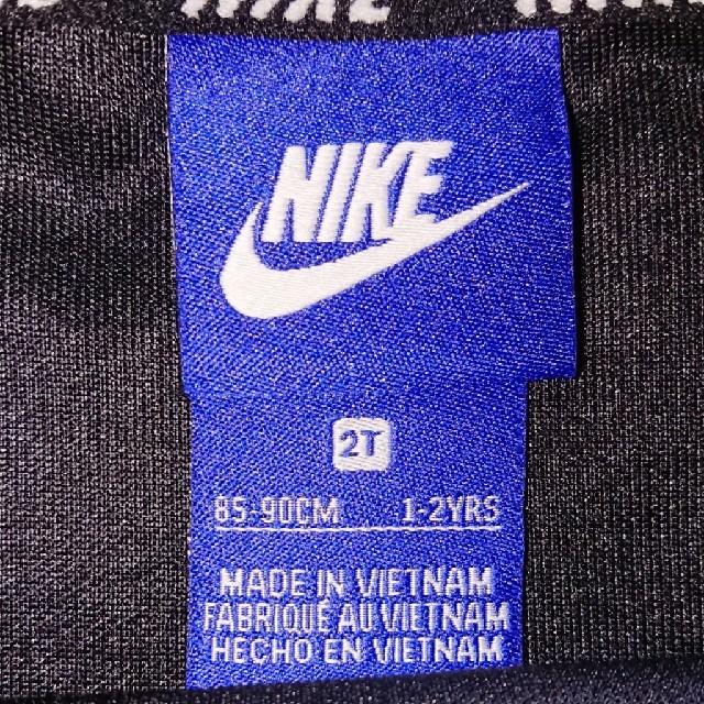 NIKE(ナイキ)のNIKE キッズ ブラック 80～90 Tシャツ スウェット キッズ/ベビー/マタニティのキッズ服男の子用(90cm~)(Tシャツ/カットソー)の商品写真