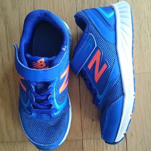 New Balance(ニューバランス)のきのこのこのこ様専用です☆ニューバランス キッズ シューズ 19.5  キッズ/ベビー/マタニティのキッズ靴/シューズ(15cm~)(スニーカー)の商品写真