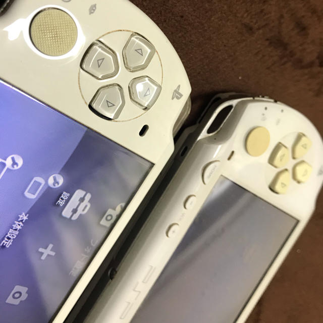 PlayStation Portable(プレイステーションポータブル)のPSP 2000 本体 充電器 エンタメ/ホビーのゲームソフト/ゲーム機本体(携帯用ゲーム機本体)の商品写真