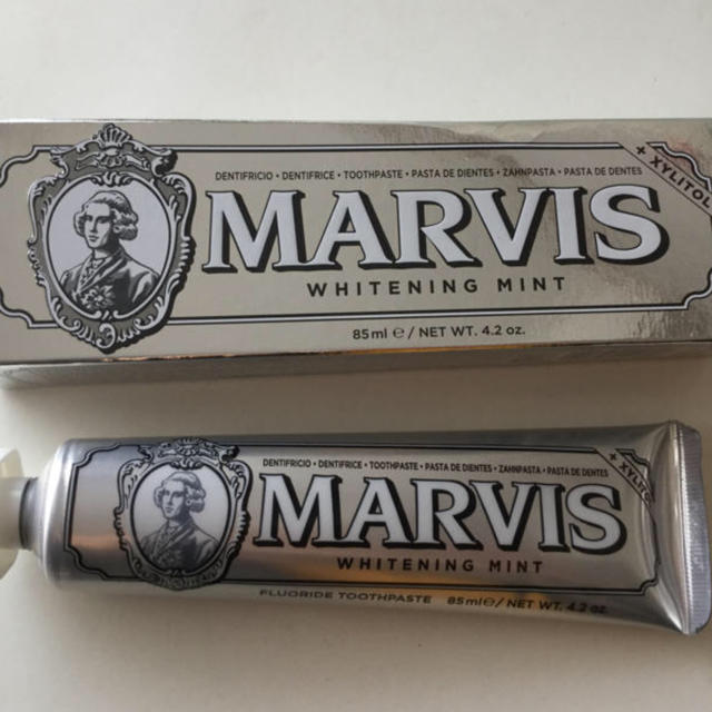 MARVIS(マービス)のMARVIS(マービス) ホワイト・ミント(歯みがき粉) 85ml コスメ/美容のオーラルケア(歯磨き粉)の商品写真