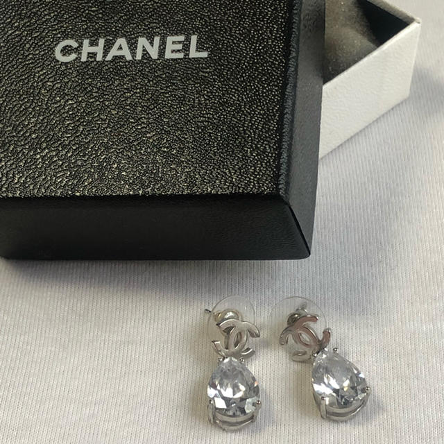 CHANEL ティアドロップピアス