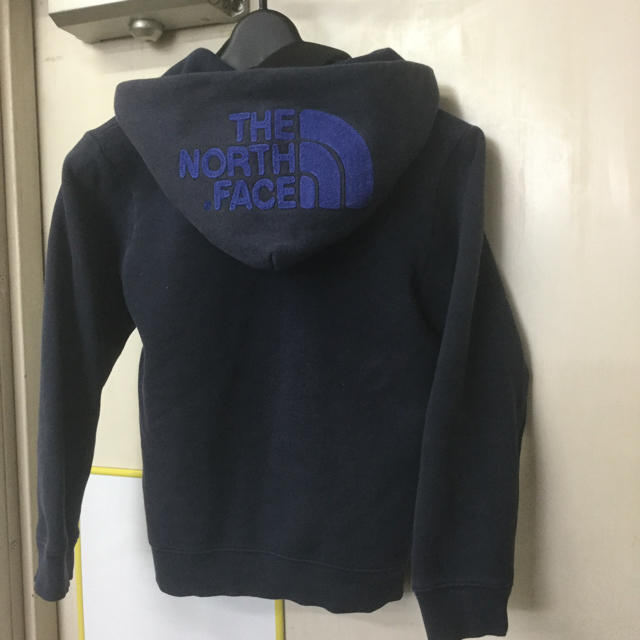 THE NORTH FACE(ザノースフェイス)のノースフェイス  リアビュー  パーカー140 キッズ/ベビー/マタニティのキッズ服男の子用(90cm~)(ジャケット/上着)の商品写真