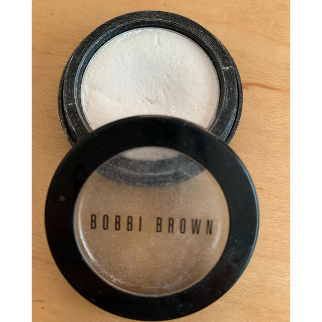 BOBBI BROWN(ボビイブラウン)のボビイブラウン…アイシャドウ…SNOW１ コスメ/美容のベースメイク/化粧品(アイシャドウ)の商品写真