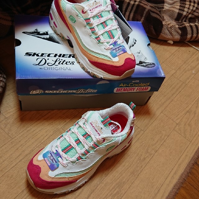 SKECHERS(スケッチャーズ)の(最終価格です！)SKECHERS D'lites 13146 WMLT レディースの靴/シューズ(スニーカー)の商品写真