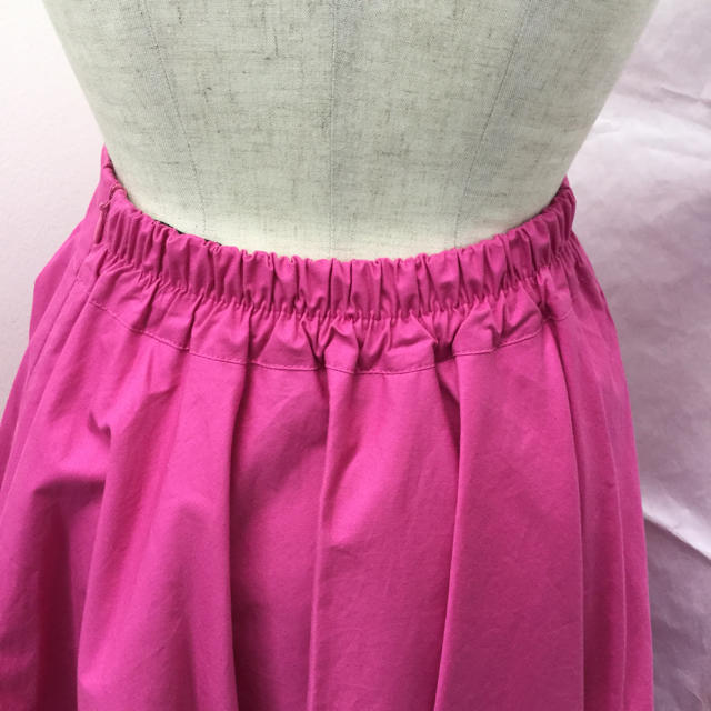dholic(ディーホリック)のお客様専用         ショッキングピンク フレアsk レディースのスカート(ひざ丈スカート)の商品写真