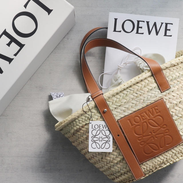 LOEWE(ロエベ)の【新品】LOEWE ロエベ  バスケット 人気カゴバッグ レディースのバッグ(かごバッグ/ストローバッグ)の商品写真