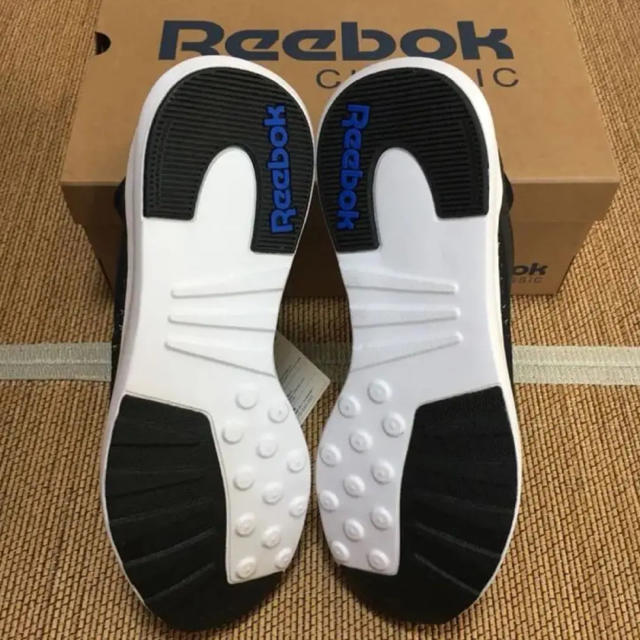 Reebok(リーボック)の【新品】リーボック ゾクランナー ウルトラ ニット スニーカー メンズの靴/シューズ(スニーカー)の商品写真