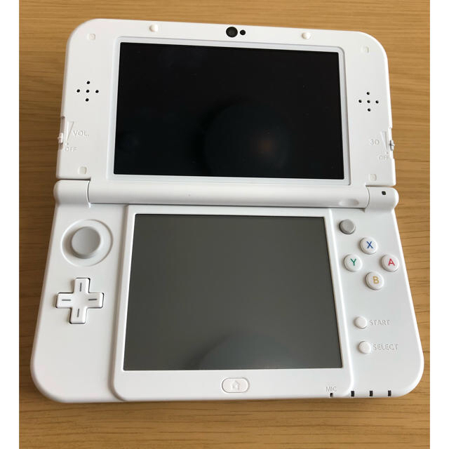 ニンテンドー3DS(ニンテンドー3DS)の任天堂 3DS 本体 ケースセット エンタメ/ホビーのゲームソフト/ゲーム機本体(携帯用ゲーム機本体)の商品写真