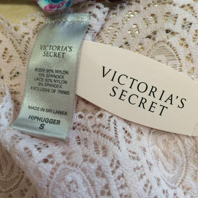 Victoria's Secret(ヴィクトリアズシークレット)のヴィクトリアシークレットのパンツ4枚 レディースのレディース その他(その他)の商品写真
