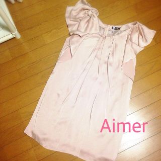 エメ(AIMER)のリボン付ピンクOPドレス(ひざ丈ワンピース)