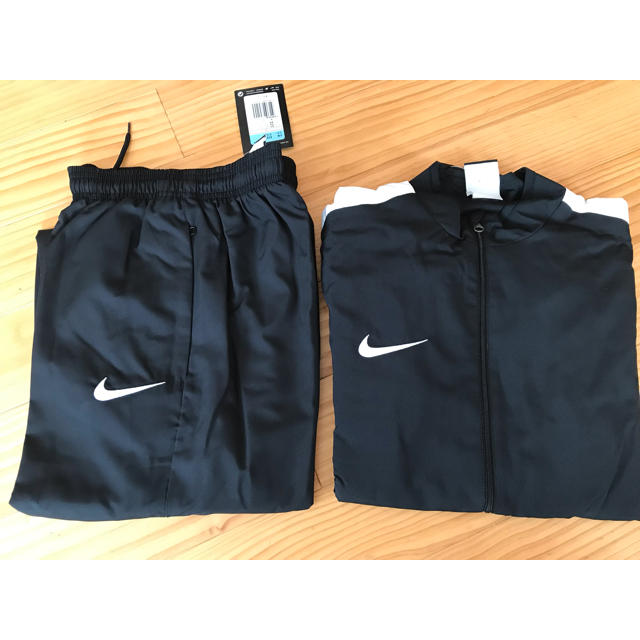 NIKE(ナイキ)の【新品】ナイキウィンドブレーカー上下  春夏用ドライ素材 スポーツ/アウトドアのスポーツ/アウトドア その他(その他)の商品写真