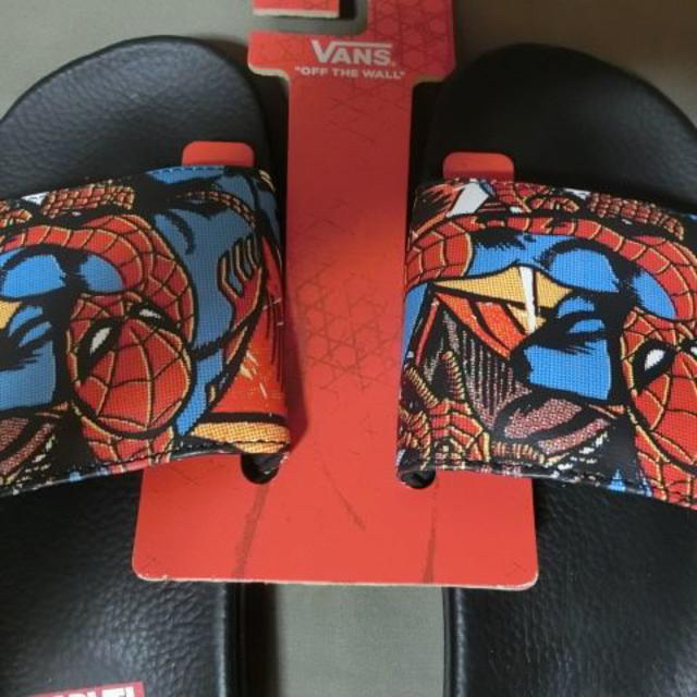 VANS(ヴァンズ)のUSA購入【VANS X MARVEL】スパイダーマン サンダル27.0㌢ メンズの靴/シューズ(サンダル)の商品写真