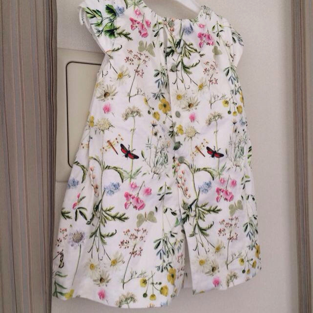 ZARA KIDS(ザラキッズ)の98サイズ☆植物柄ワンピース キッズ/ベビー/マタニティのキッズ服女の子用(90cm~)(ワンピース)の商品写真