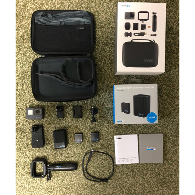 GoPro(ゴープロ)のGoPro hero6 Black 、DUAL BATTERY CHARGER スマホ/家電/カメラのカメラ(ビデオカメラ)の商品写真