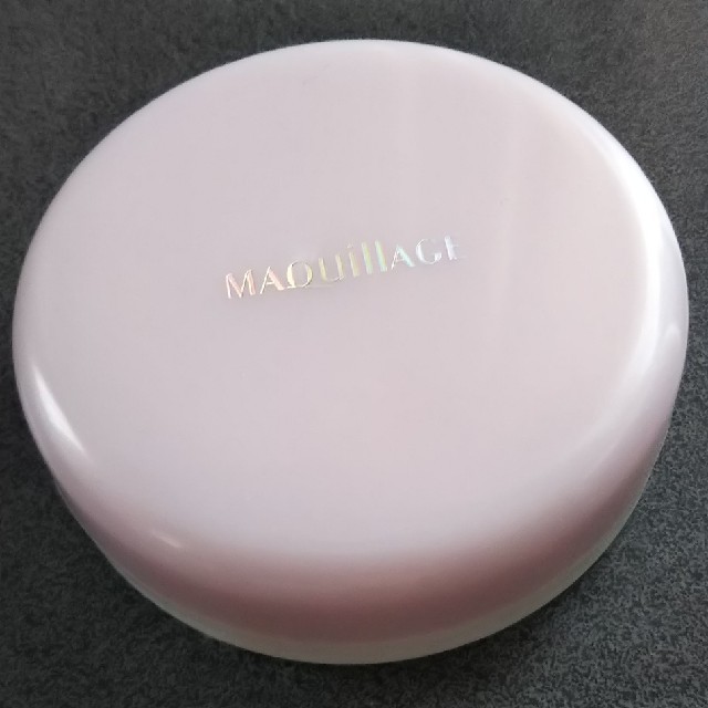 MAQuillAGE(マキアージュ)の【未使用】資生堂 マキアージュ フィニッシュパウダー&パフセット コスメ/美容のベースメイク/化粧品(フェイスパウダー)の商品写真