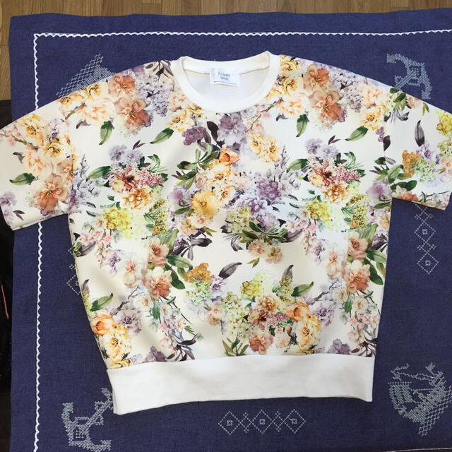 dholic(ディーホリック)の✿花柄✿トップス レディースのトップス(カットソー(半袖/袖なし))の商品写真