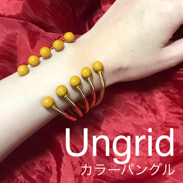 Ungrid(アングリッド)の定価半額以下♡新品未使用！Ungrid 個性派 カラーバングル 黄色 即購入OK レディースのアクセサリー(ブレスレット/バングル)の商品写真