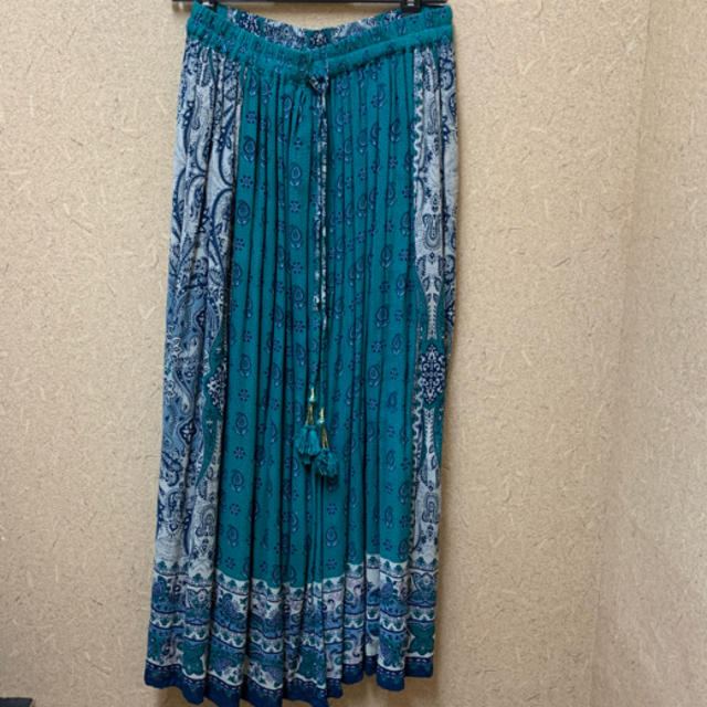 エスニックペイズリー柄ロングスカート新品。 レディースのスカート(ロングスカート)の商品写真
