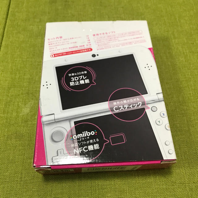 ニンテンドー3DS(ニンテンドー3DS)のNEW3DSLL ピンクホワイト 新品未使用品 エンタメ/ホビーのゲームソフト/ゲーム機本体(携帯用ゲーム機本体)の商品写真
