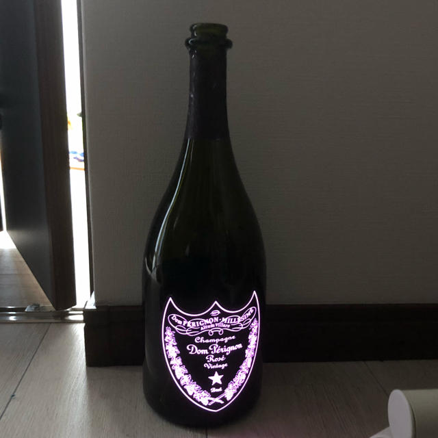 Dom Pérignon(ドンペリニヨン)のドンペリ ロゼ ボトル 空き瓶 空瓶 インテリア/住まい/日用品のキッチン/食器(容器)の商品写真