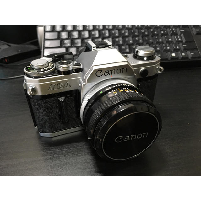 Canon(キヤノン)のフィルムカメラ キャノンAE-1 スマホ/家電/カメラのカメラ(フィルムカメラ)の商品写真