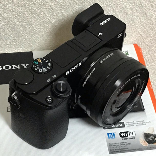 SONY(ソニー)のソニー α6000 ボディ＋SELP1650レンズ＋その他おまけ スマホ/家電/カメラのカメラ(ミラーレス一眼)の商品写真