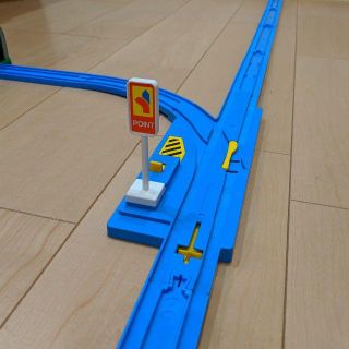 タカラトミー(Takara Tomy)のプラレール 自動ターンアウトレール(電車のおもちゃ/車)