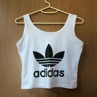 アディダス(adidas)のadidas☆トップス(Tシャツ(半袖/袖なし))