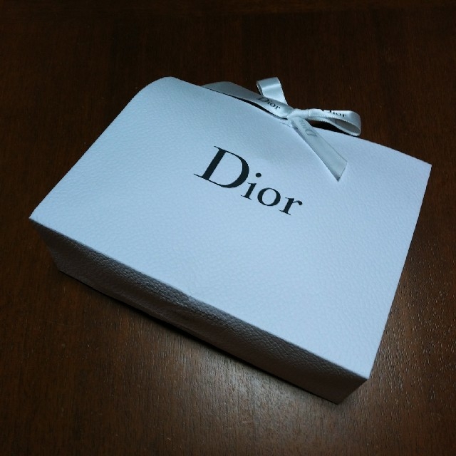 Dior(ディオール)のディオール Dior ロゴ入り ノベルティ タオル エンタメ/ホビーのコレクション(ノベルティグッズ)の商品写真