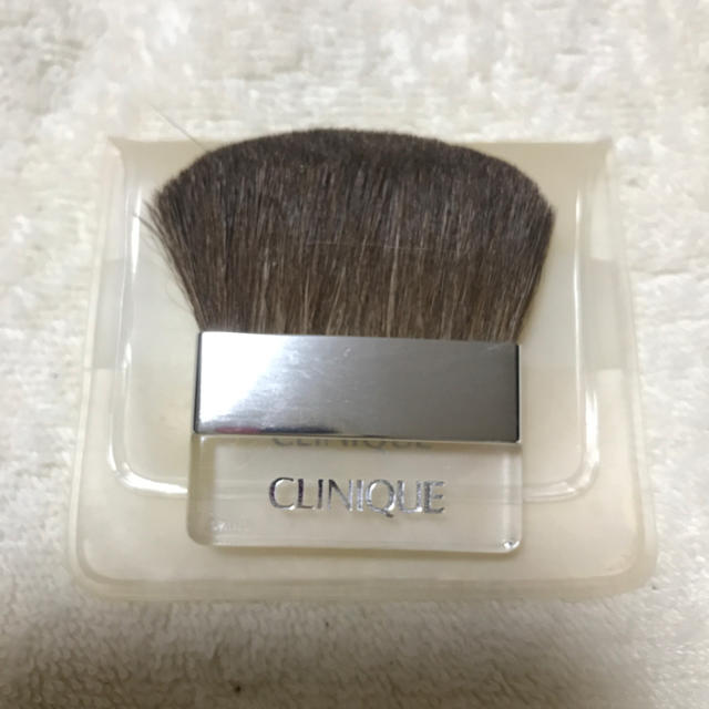 CLINIQUE(クリニーク)のCLINIQUE イーブンベターブライトニングルースパウダーC コスメ/美容のベースメイク/化粧品(フェイスパウダー)の商品写真