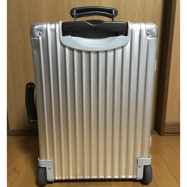 RIMOWA(リモワ)の アルミ RIMOWA CLASSIC リモワ クラシックフライト 35L 2輪 メンズのバッグ(トラベルバッグ/スーツケース)の商品写真