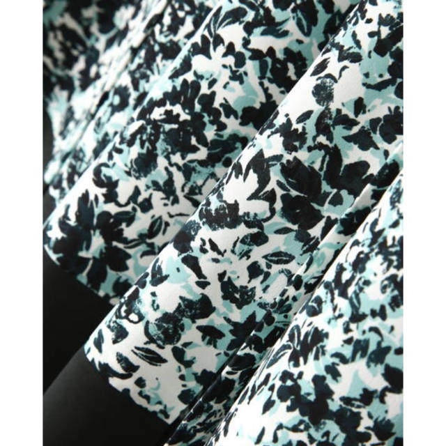 NATURAL BEAUTY(ナチュラルビューティー)のNATURAL BEAUTY✨ 美レイヤードフラワーデシンスカート レディースのスカート(ひざ丈スカート)の商品写真