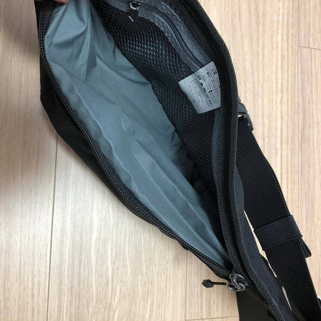 NIKE(ナイキ)の新品‼️ NIKE ボディーバッグ サコッシュ ブラック 3リットル メンズのバッグ(ウエストポーチ)の商品写真