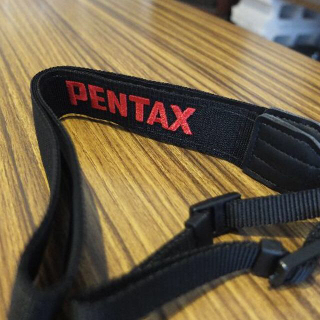 PENTAX(ペンタックス)の【未使用】PENTAX 純正ストラップ O-ST53 K-x付属品 スマホ/家電/カメラのカメラ(その他)の商品写真