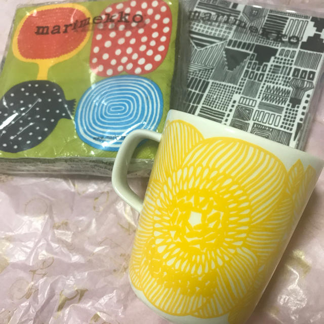 marimekko(マリメッコ)のmarimekko  マグカップ＆ナプキン インテリア/住まい/日用品のキッチン/食器(テーブル用品)の商品写真