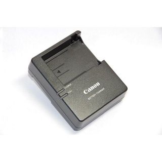 キヤノン(Canon)のLC-E8 新品 Canon キヤノン 純正 チャージャー LP-E8 充電器(デジタル一眼)