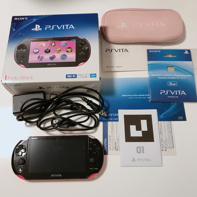 PlayStation Vita(プレイステーションヴィータ)のPlayStation®Vita（PCH-2000） ピンク&ブラック エンタメ/ホビーのゲームソフト/ゲーム機本体(携帯用ゲーム機本体)の商品写真