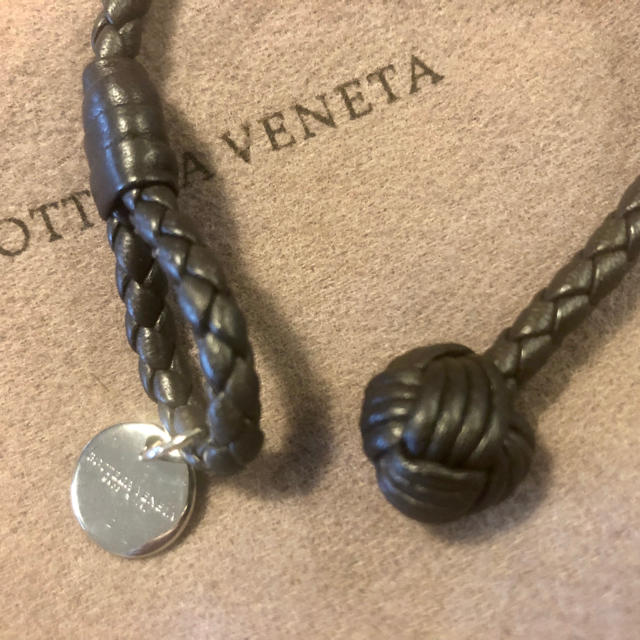 Bottega Veneta(ボッテガヴェネタ)のボッテガヴェネタ ブレスレット エスプレッソこげ茶色  Sサイズほぼ未使用  メンズのアクセサリー(ブレスレット)の商品写真