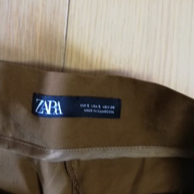 ZARA(ザラ)のZARA  テーパードタックパンツ レディースのパンツ(カジュアルパンツ)の商品写真