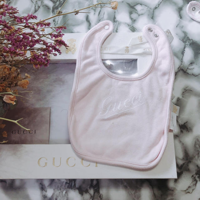 Gucci(グッチ)のグッチチルドレンズ キッズ/ベビー/マタニティのこども用ファッション小物(ベビースタイ/よだれかけ)の商品写真