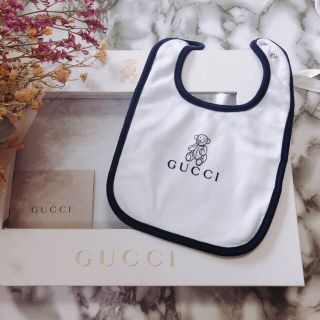 グッチ(Gucci)の専用♡グッチチルドレン スタイ 二枚(ベビースタイ/よだれかけ)